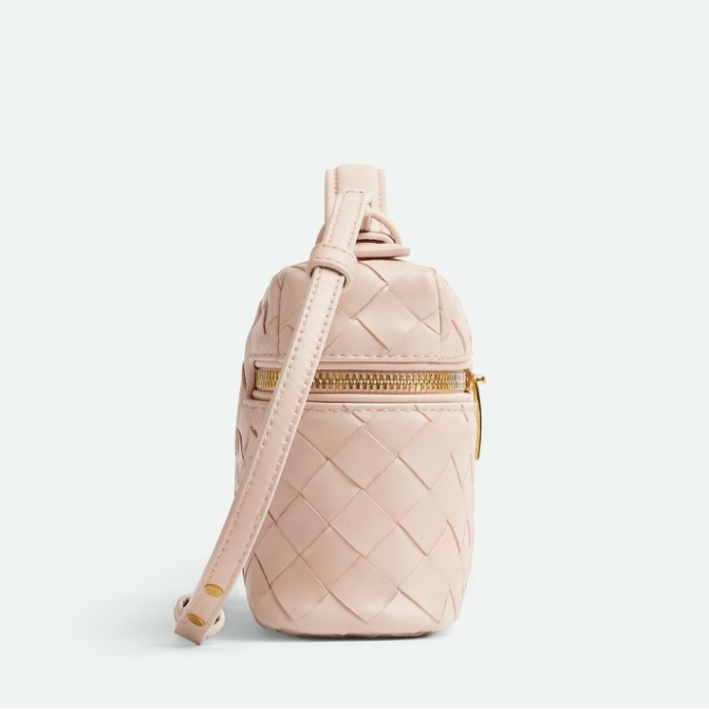 Bottega Veneta Quilted Cream/Pale PinkCrossbody Bag BRAND NEW NEVER BEFORE WORN